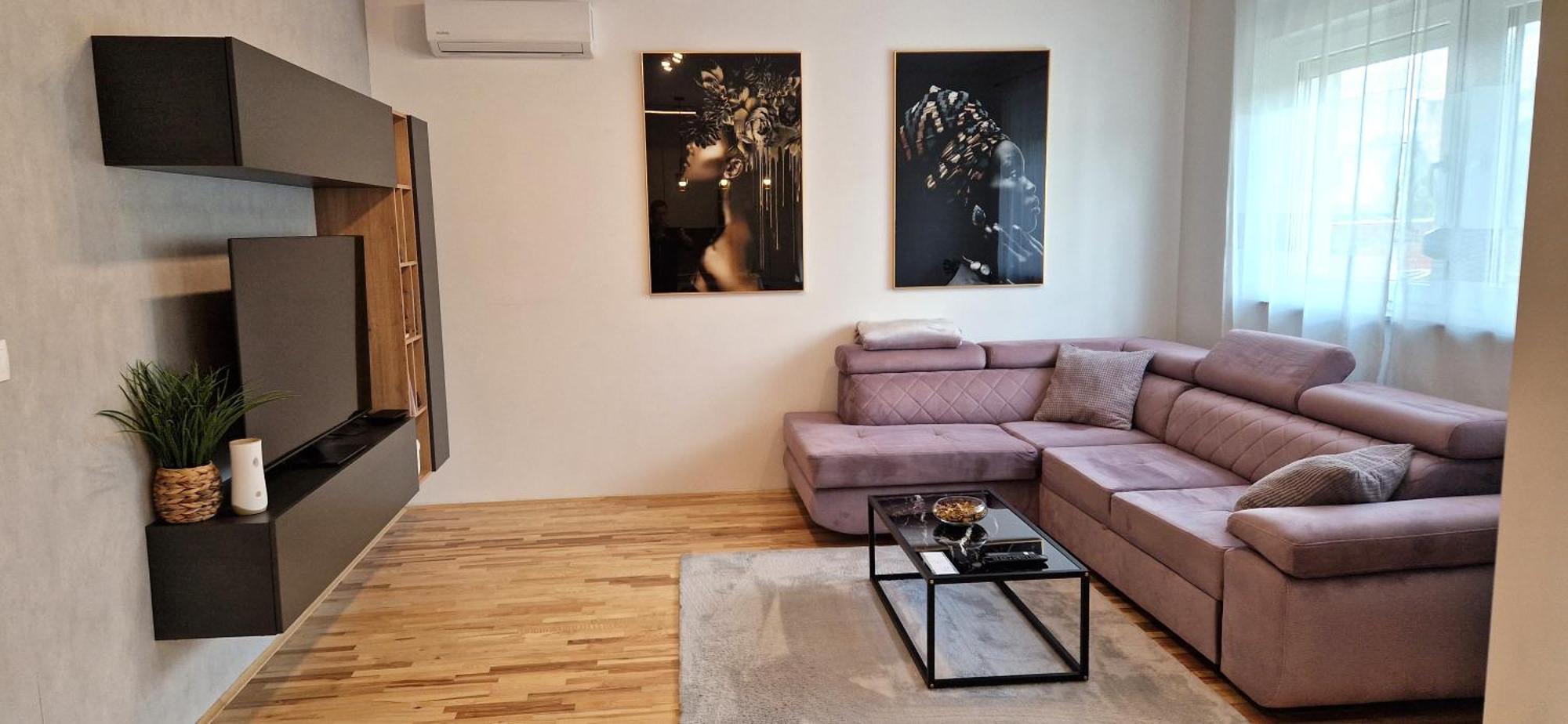 Apartman Plum - Self Check In, Free Parking โอซีเยก ภายนอก รูปภาพ